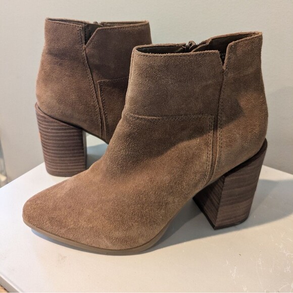 Nine West Kirbyo Camel Block Heel Booties size 8 - Picture 3 of 6